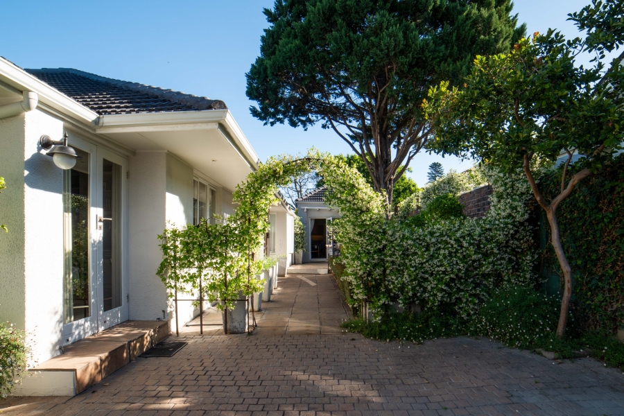 8 Bedroom Property for Sale in Claremont Western Cape